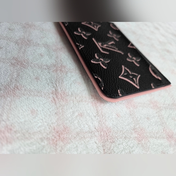 Louis Vuitton Porto Cult Side Up Card Case – Black/Pink Monogram (BNIB) - Picture 5 of 6